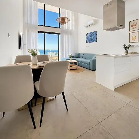 Luka Duplex Seaview And Terrace דירה